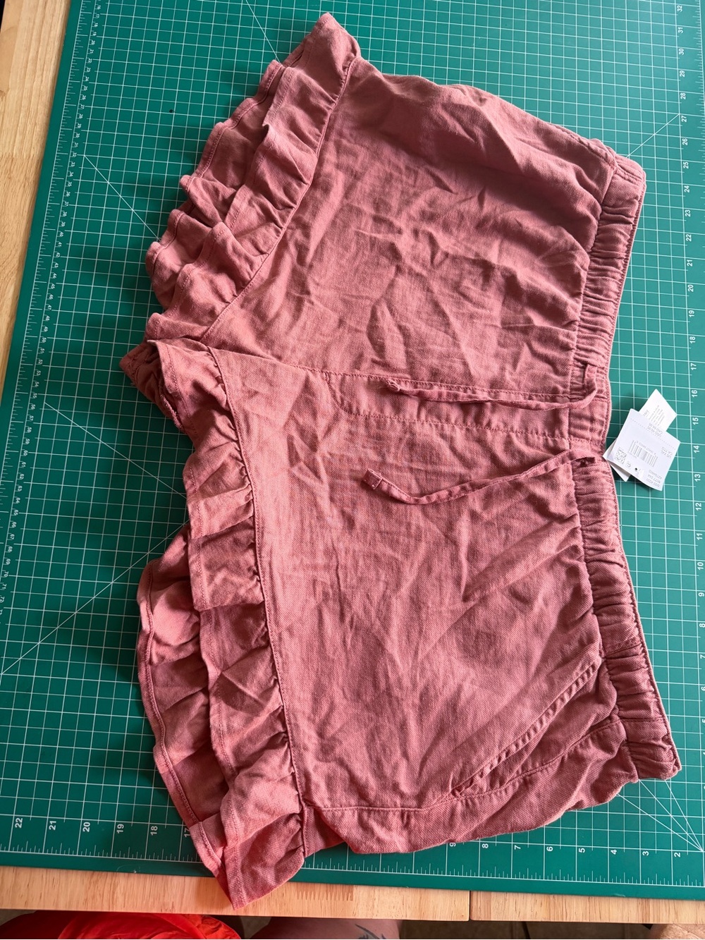 American eagle -Aerie Ruffled Linen-Blend Pink Shorts